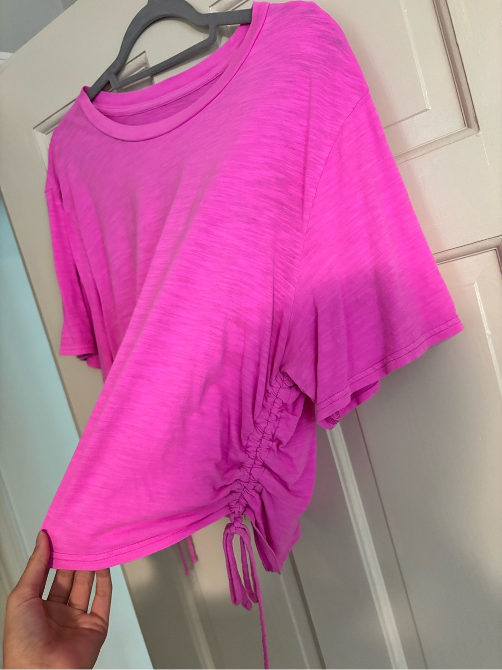 Universal Thread Bright Pink Ruched-Side Short Sleeve Tee - Picture 3 of 3